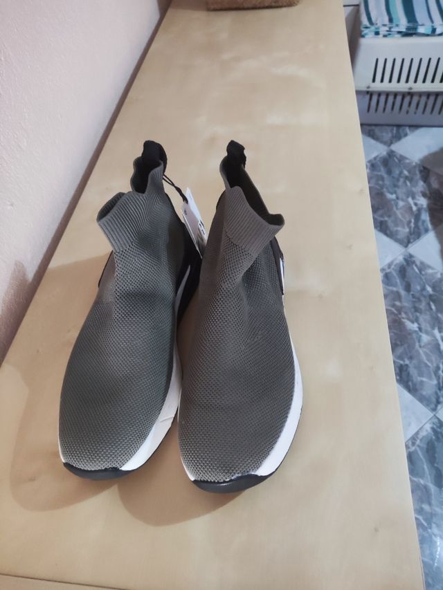 ZAPATILLAS BOTIN ZARA.