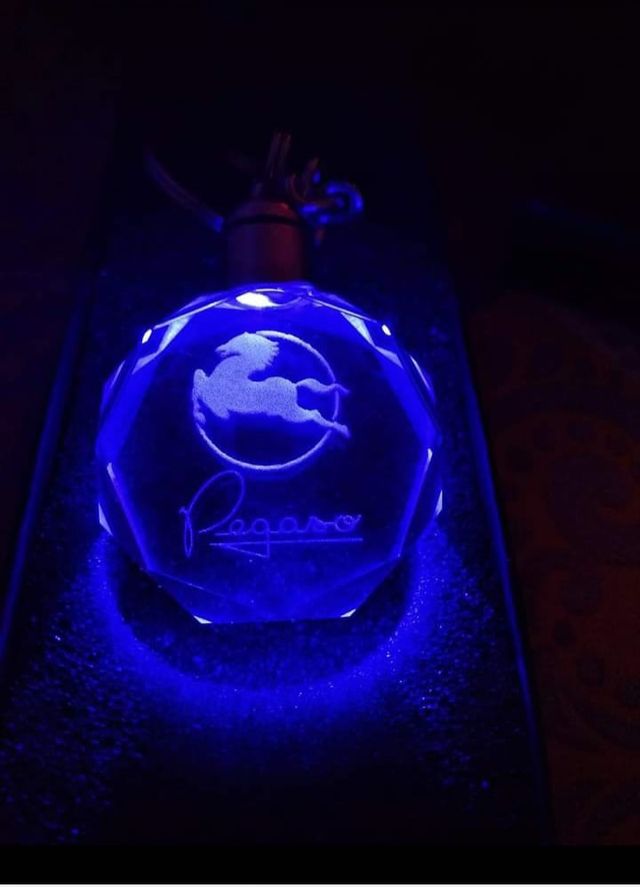 llavero cristal led Pegaso TRONER COMET