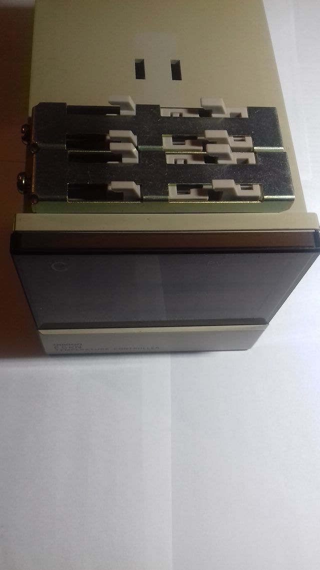 CONTROLADOR TEMPERATURA PID OMRON