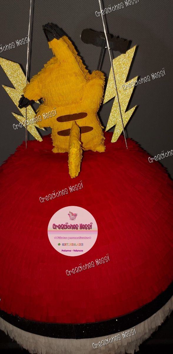 PIÑATA POKEBOLA PIKACHU