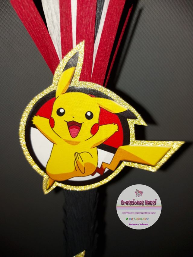 PIÑATA POKEBOLA PIKACHU