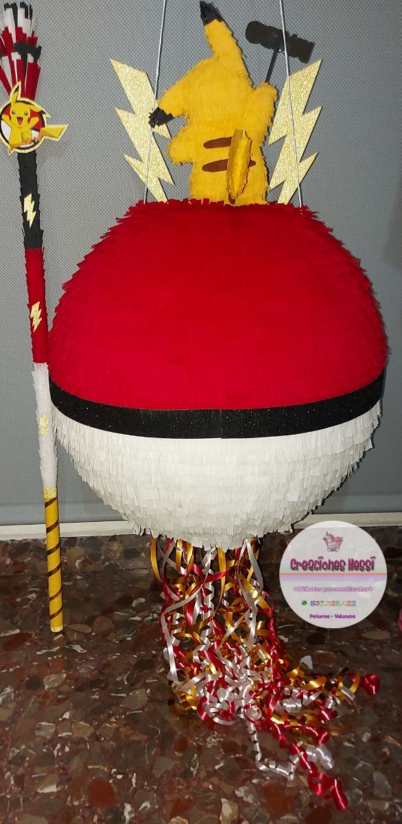PIÑATA POKEBOLA PIKACHU