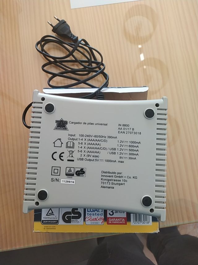 cargador de pilas Universal