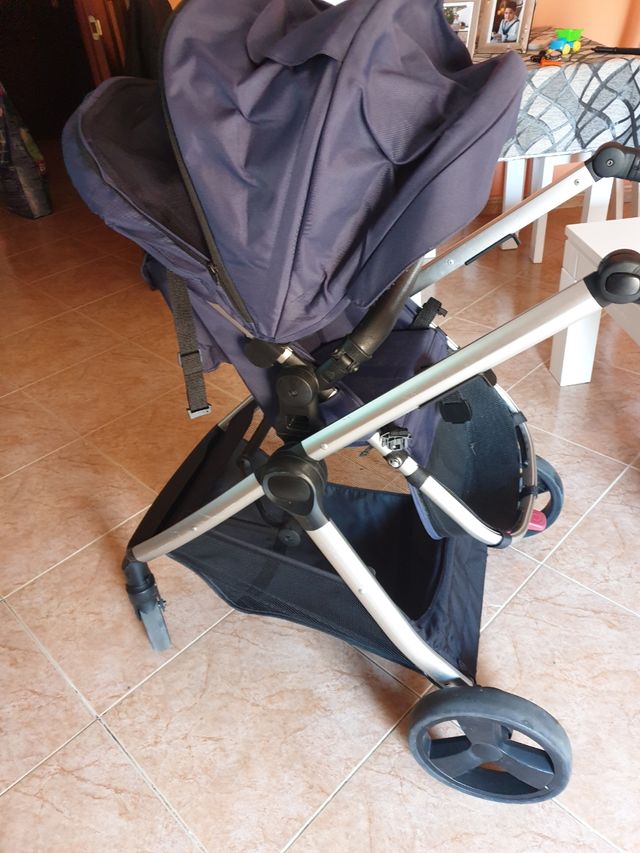 coche bebé,  con su grupo cero, conjunto entero. 