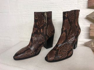 BOTIN  ZARA NUEVO PIEL MARRÓN T.39