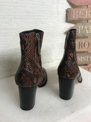 BOTIN  ZARA NUEVO PIEL MARRÓN T.39