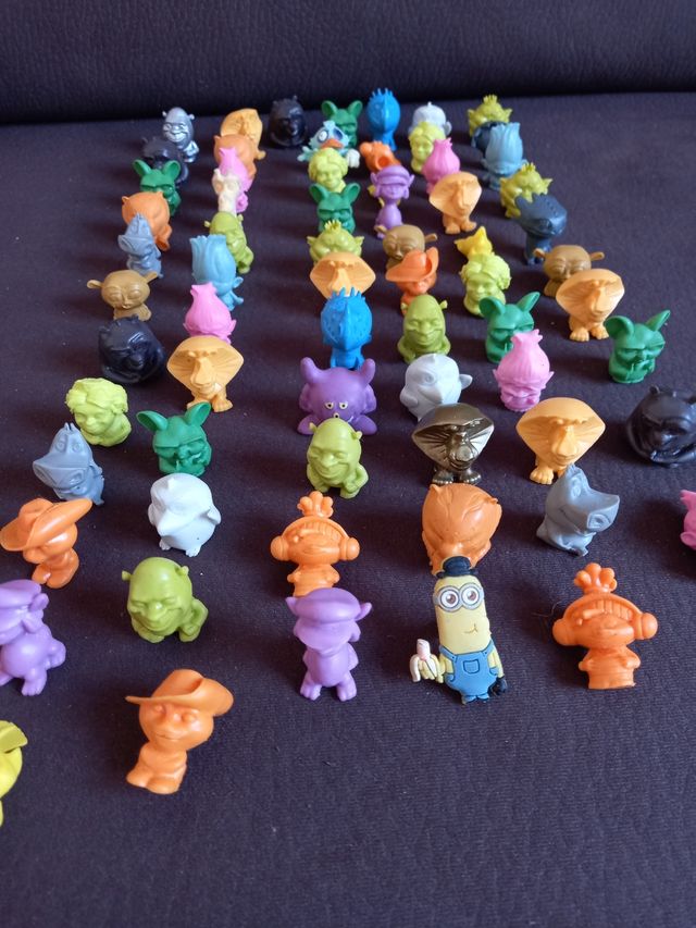 lote de 68 figuras de goma 