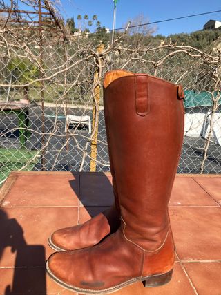 Botas hípicas inglesas de segunda mano por 70 EUR en Cabra en WALLAPOP
