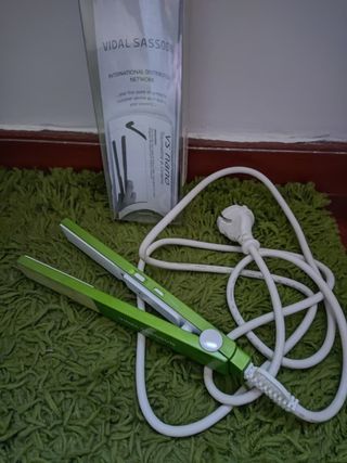 Plancha pelo Vidal Sassoon de segunda mano por 5 EUR en Marín en WALLAPOP