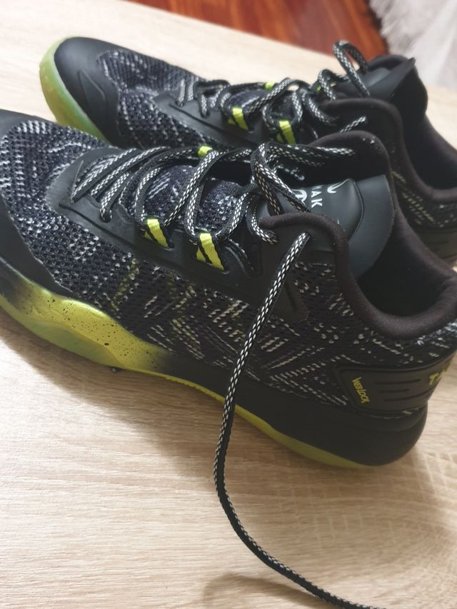 zapatillas  baloncesto  tarmak n 40