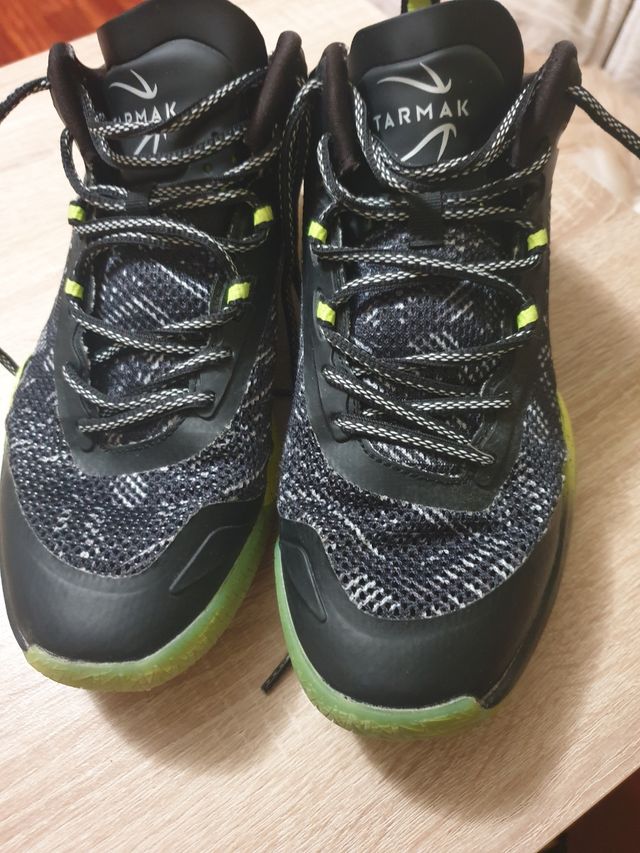 zapatillas  baloncesto  tarmak n 40