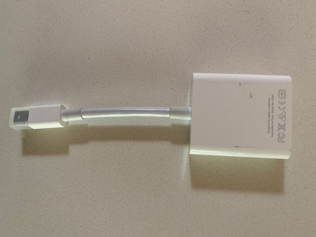 Adaptador Apple Macbook de Thunderbolt 2 a VGA