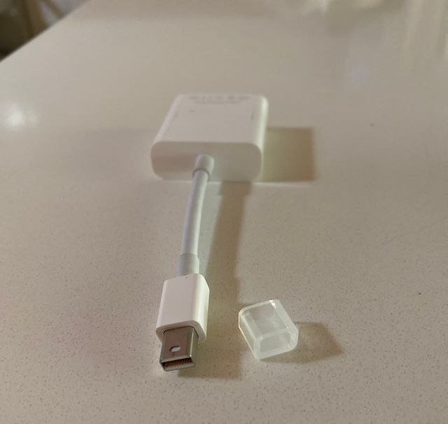 Adaptador Apple Macbook de Thunderbolt 2 a VGA