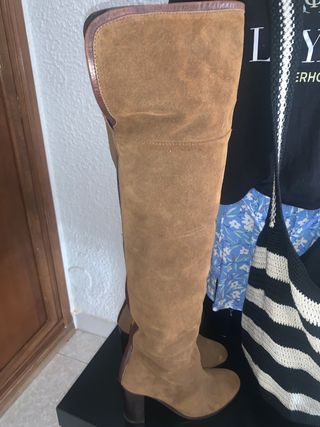 Botas altas marrones de Zara talla 37 de segunda mano por 25 EUR en  Zaragoza en WALLAPOP