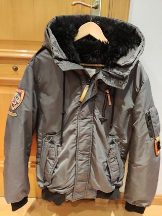 Cazadora Khujo hombre talla M de segunda mano por 62 EUR en Zaragoza en  WALLAPOP