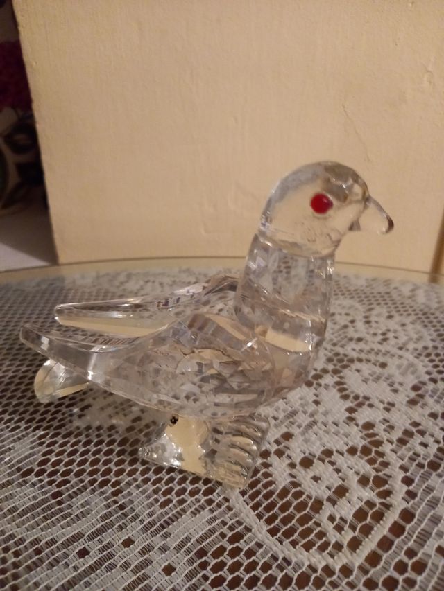 Paloma de cristal antiguo