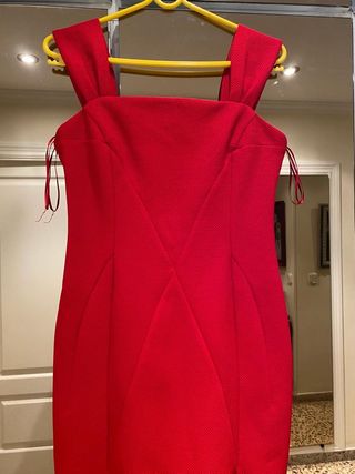 El vestido para ir de boda perfecto cuesta 24 euros y es de Sfera |  Noticias De