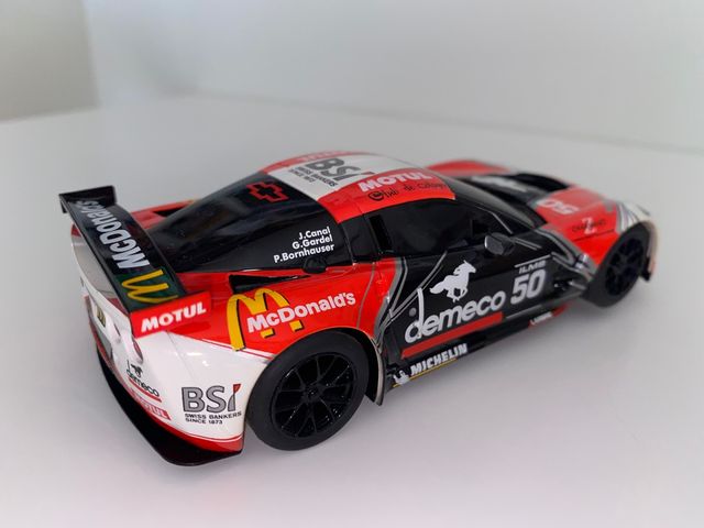 Coche Scalextric Corvette C6.R GT2 Larbre