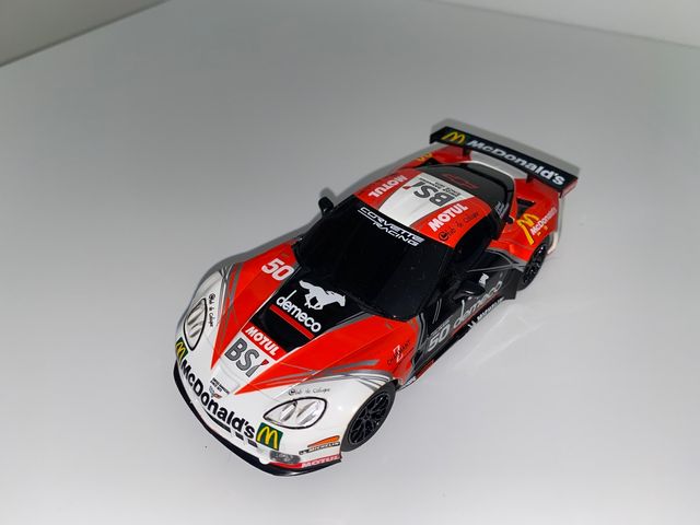 Coche Scalextric Corvette C6.R GT2 Larbre