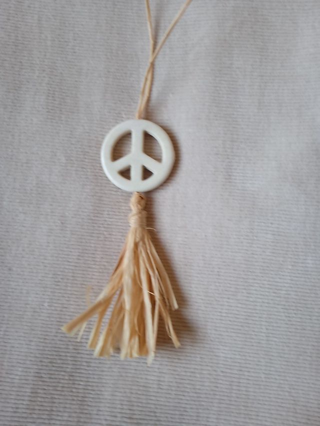 Símbolo PAZ perforados