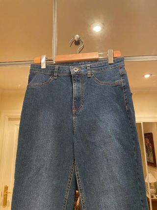 Pantalon vaquero flecos calzedonia de segunda mano por 8 EUR en Valencia en  WALLAPOP