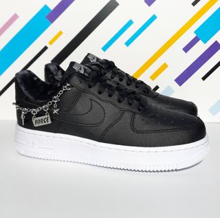 Nike Air Force 1 Low Black Colgante Tallas 36-37,5 de segunda mano por  129,9 EUR en Madrid en WALLAPOP