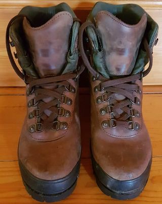 Botas montaña mujer 40 de segunda mano por 60 EUR en Lleida en WALLAPOP