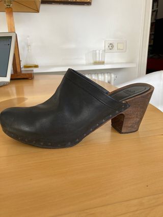Zuecos de Mujer | HandMade | Zuecos madera natural | VIALIS - VIALIS