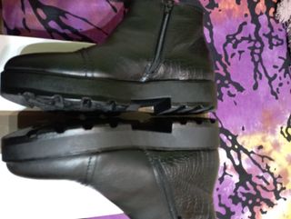 Botines moteros mujer T 39 de segunda mano por 10 EUR en Parla en WALLAPOP