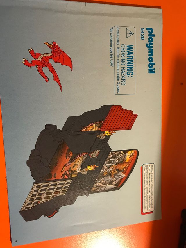 Caja con dragón y caballero de Playmobil