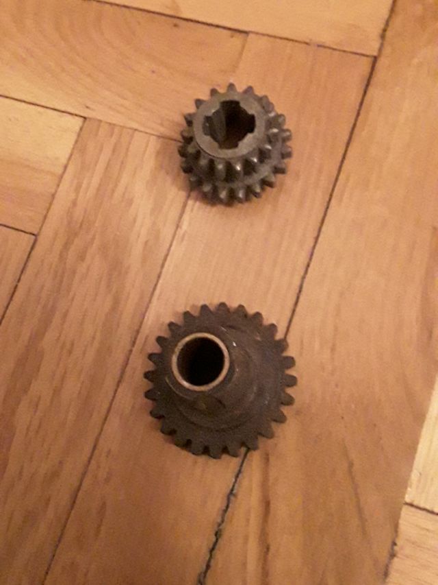 Piñon doble desplazable /piñon Moto Guzzi Hizpania