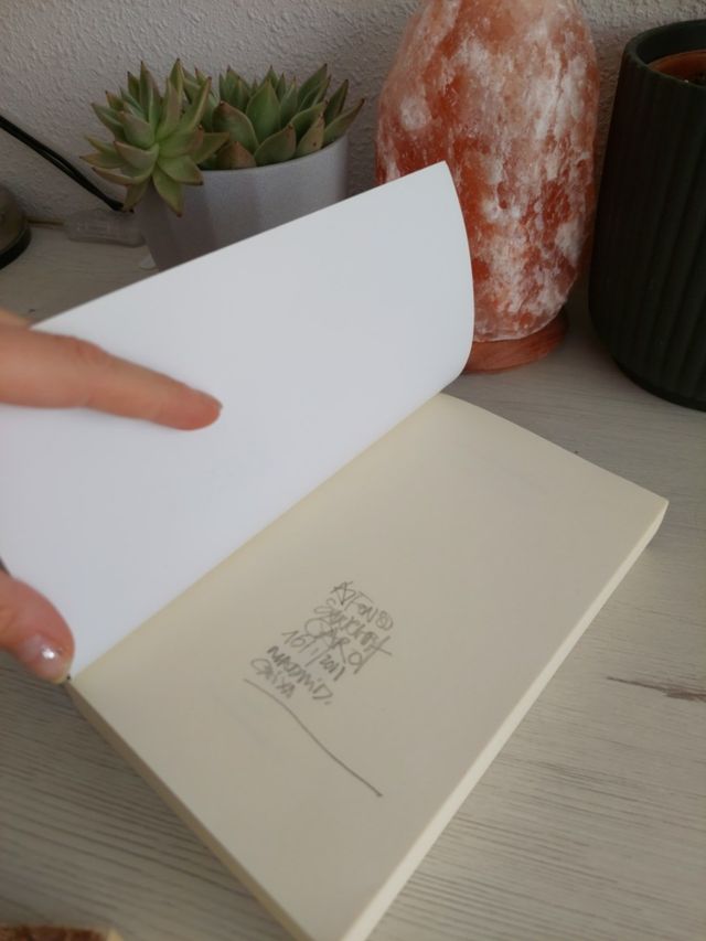 VICTORIA: UN RELATO DE LAS ISLAS