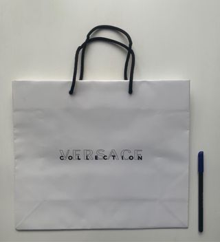 Bolsa Versace Blanca de segunda mano por 2 EUR en Madrid en WALLAPOP