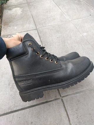 Botas \
