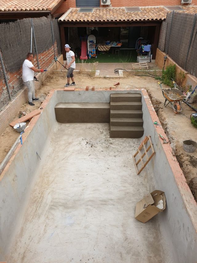 PISCINA DE OBRA