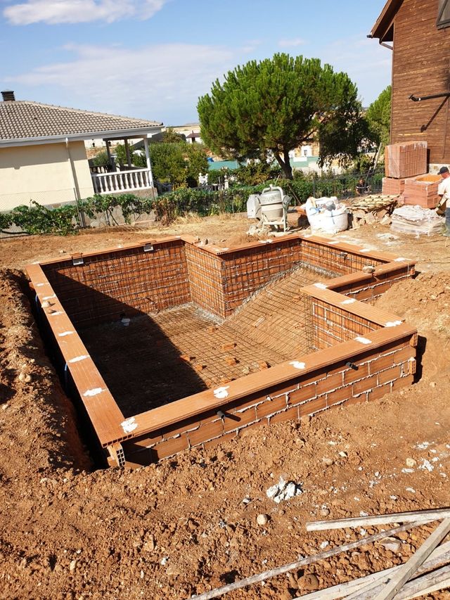 PISCINA DE OBRA