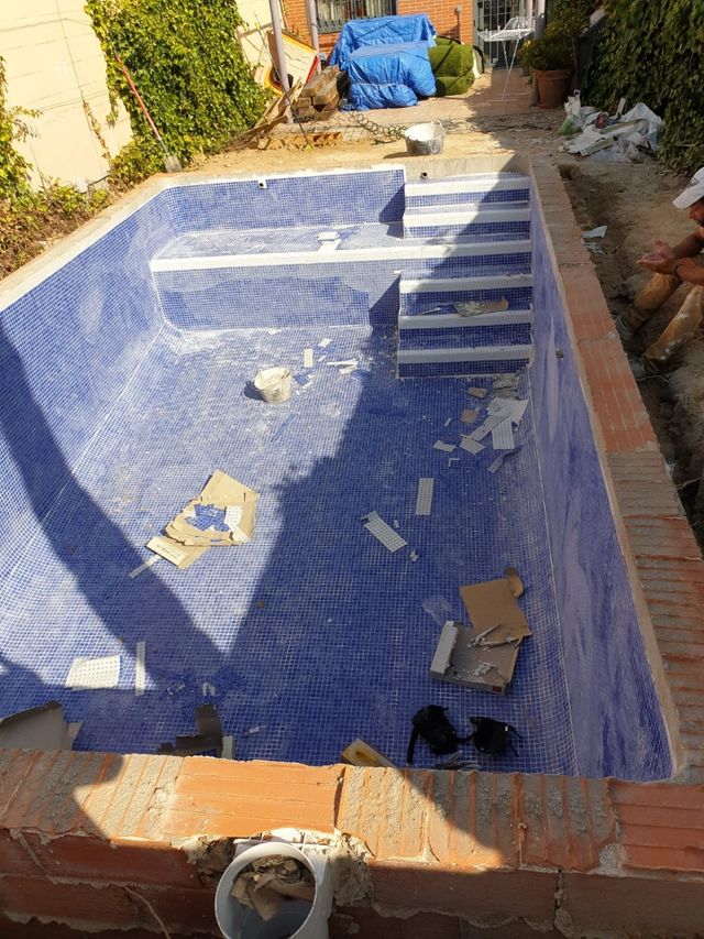 PISCINA DE OBRA