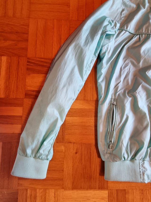 Cazadora entretiempo azul  marca Cars Jeans.