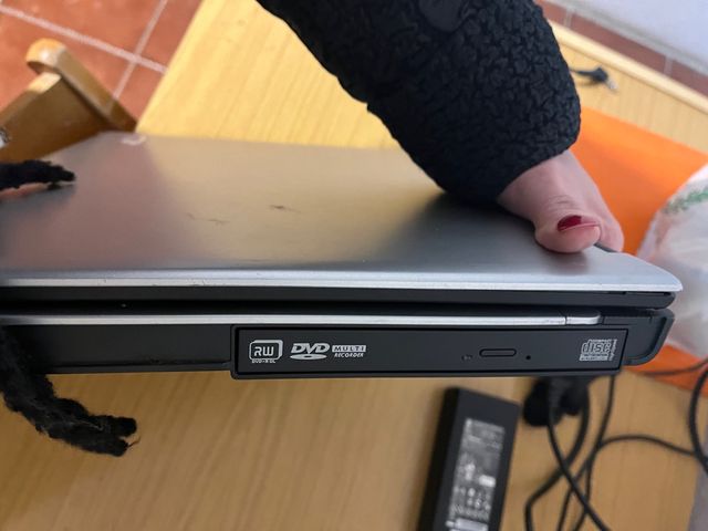 Portatil acer funciona muy lento o para piezas