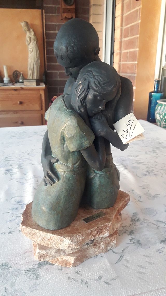 ESCULTURA DE PAREJA