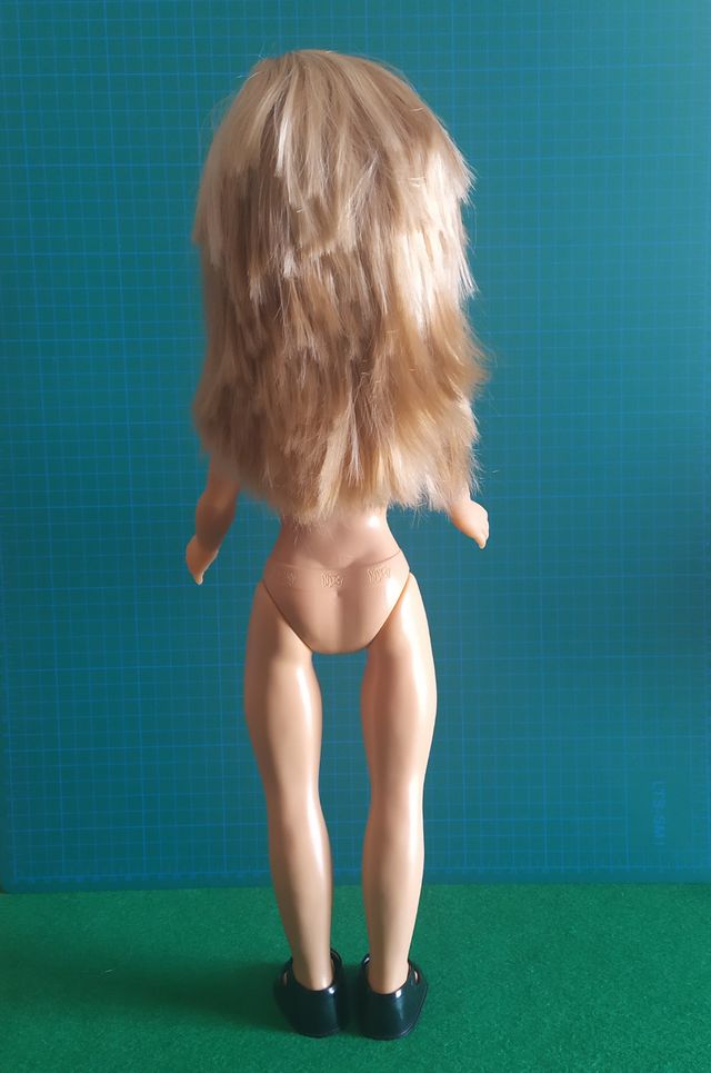 NANCY NEW CON ROPA Y CALZADO