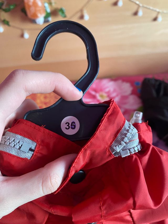 Chubasquero perrito pequeño