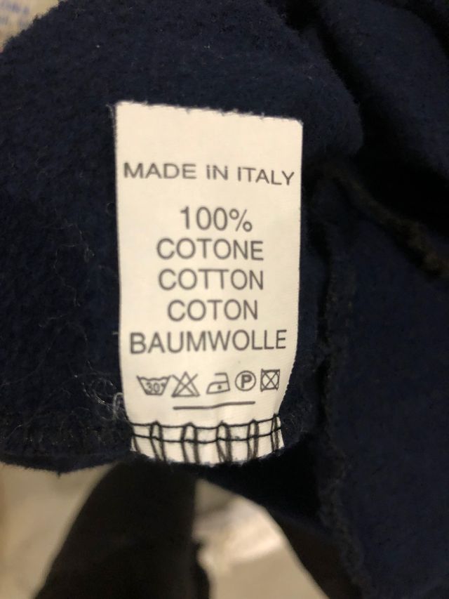 Vestido azul marino con detalles en negro