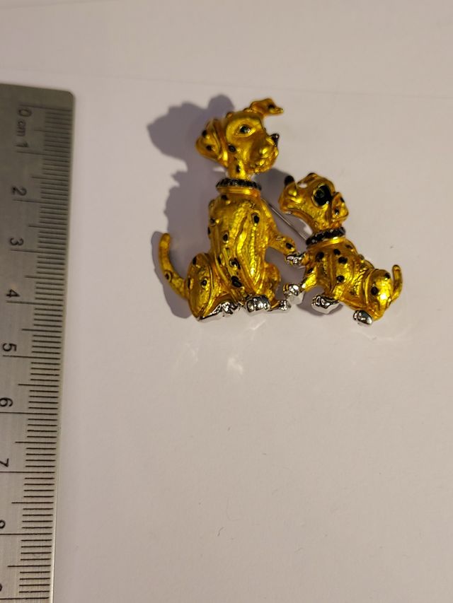 Broche de perro y perrito muy bonito color dorado