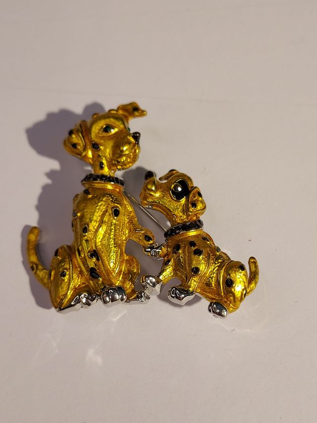 Broche de perro y perrito muy bonito color dorado