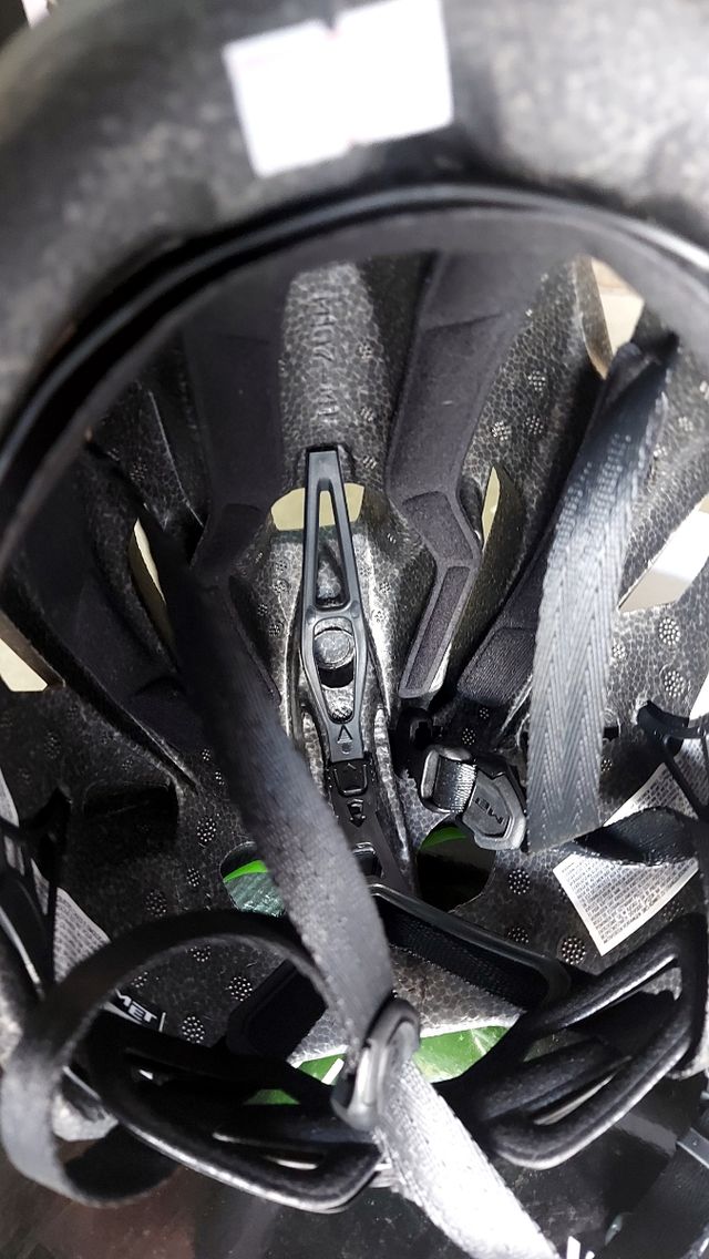 Casco MET STRALE Negro/Verde-