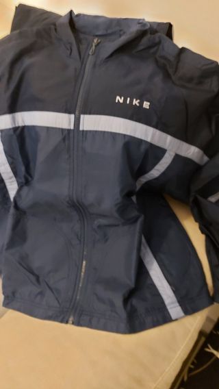 Chándal nike talla L (12-14) de segunda mano por 10 EUR en Móstoles en  WALLAPOP