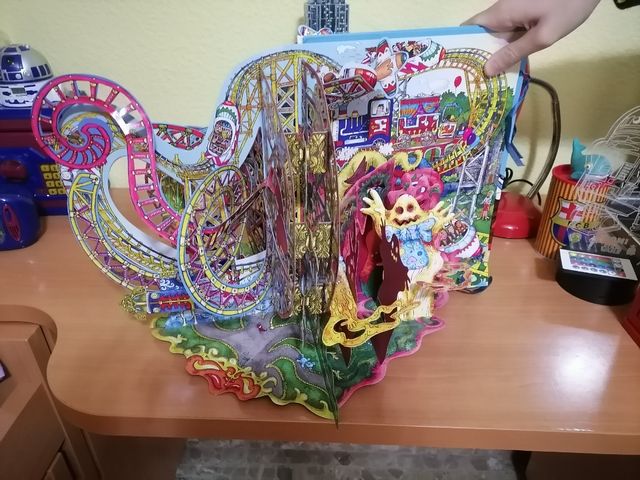 Libro para jugar "El parque de atracciones"