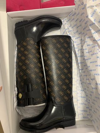 Botas de agua Guess de segunda mano en WALLAPOP