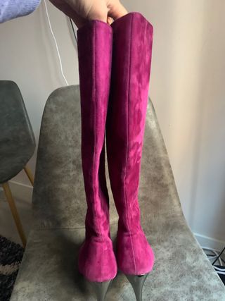 Botas altas Pedro de hierro de segunda mano por 15 EUR en Madrid en WALLAPOP